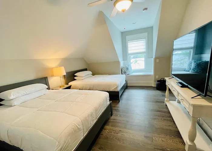Bayfront Retreat With Private Pier For All Ages