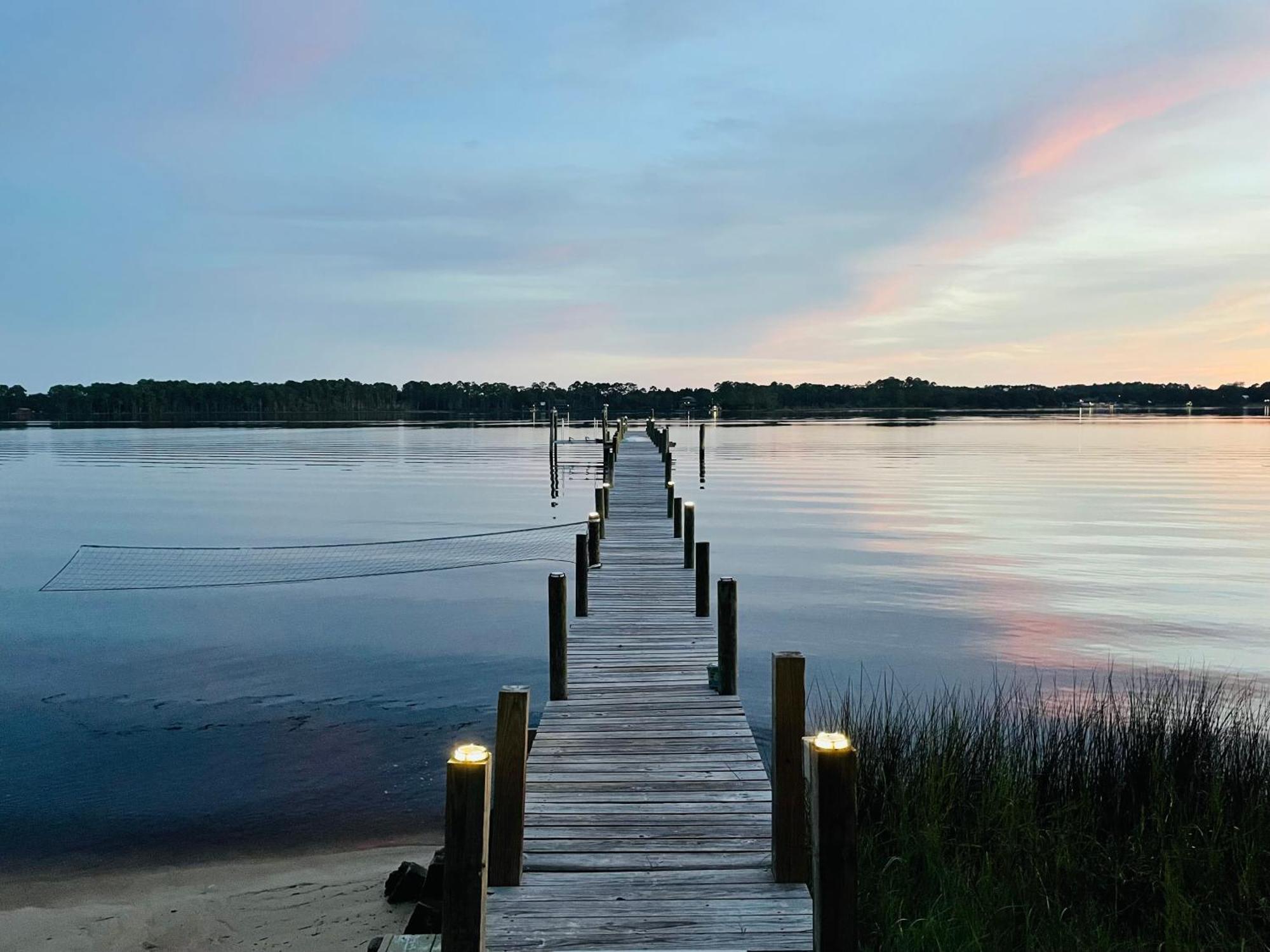 Bayfront Retreat With Private Pier For Ages * Navarre