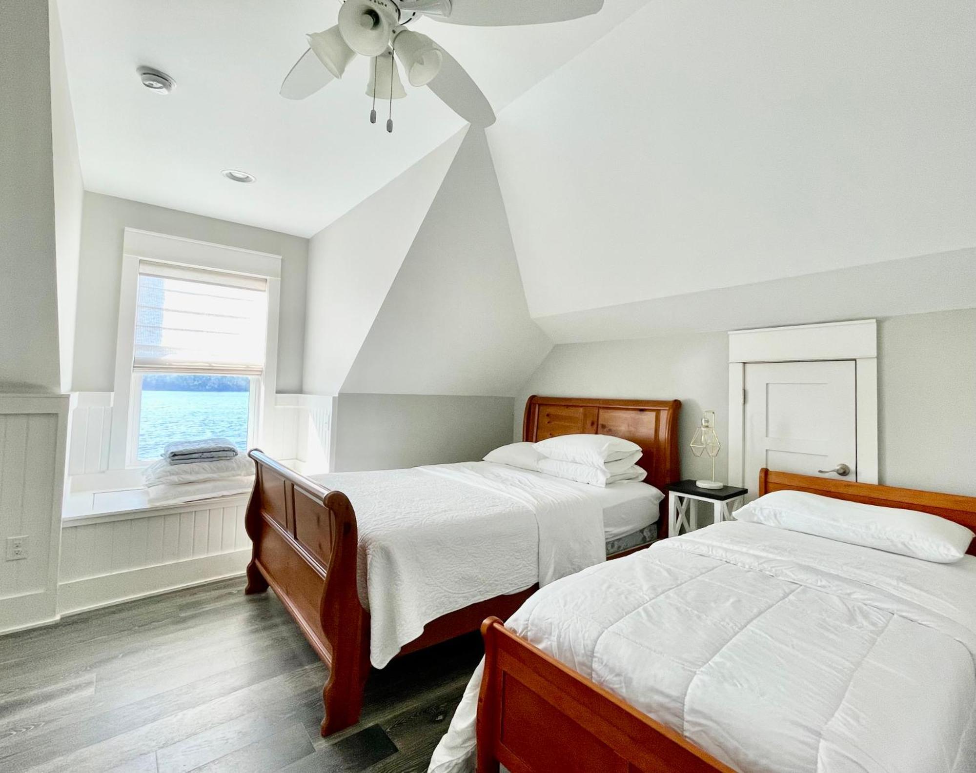 Bayfront Retreat With Private Pier For Ages * Navarre