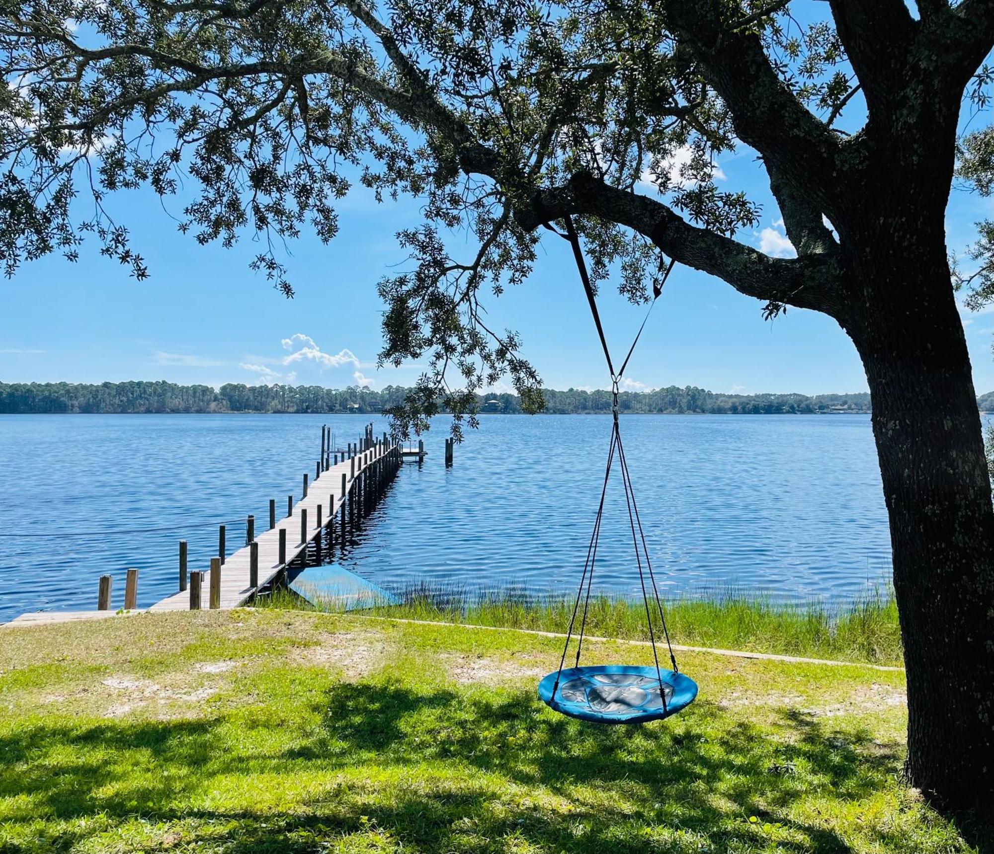 Bayfront Retreat With Private Pier For Ages