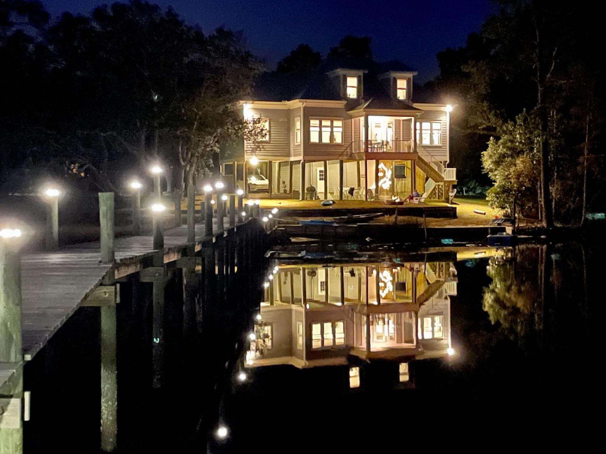 Bayfront Retreat With Private Pier For Ages